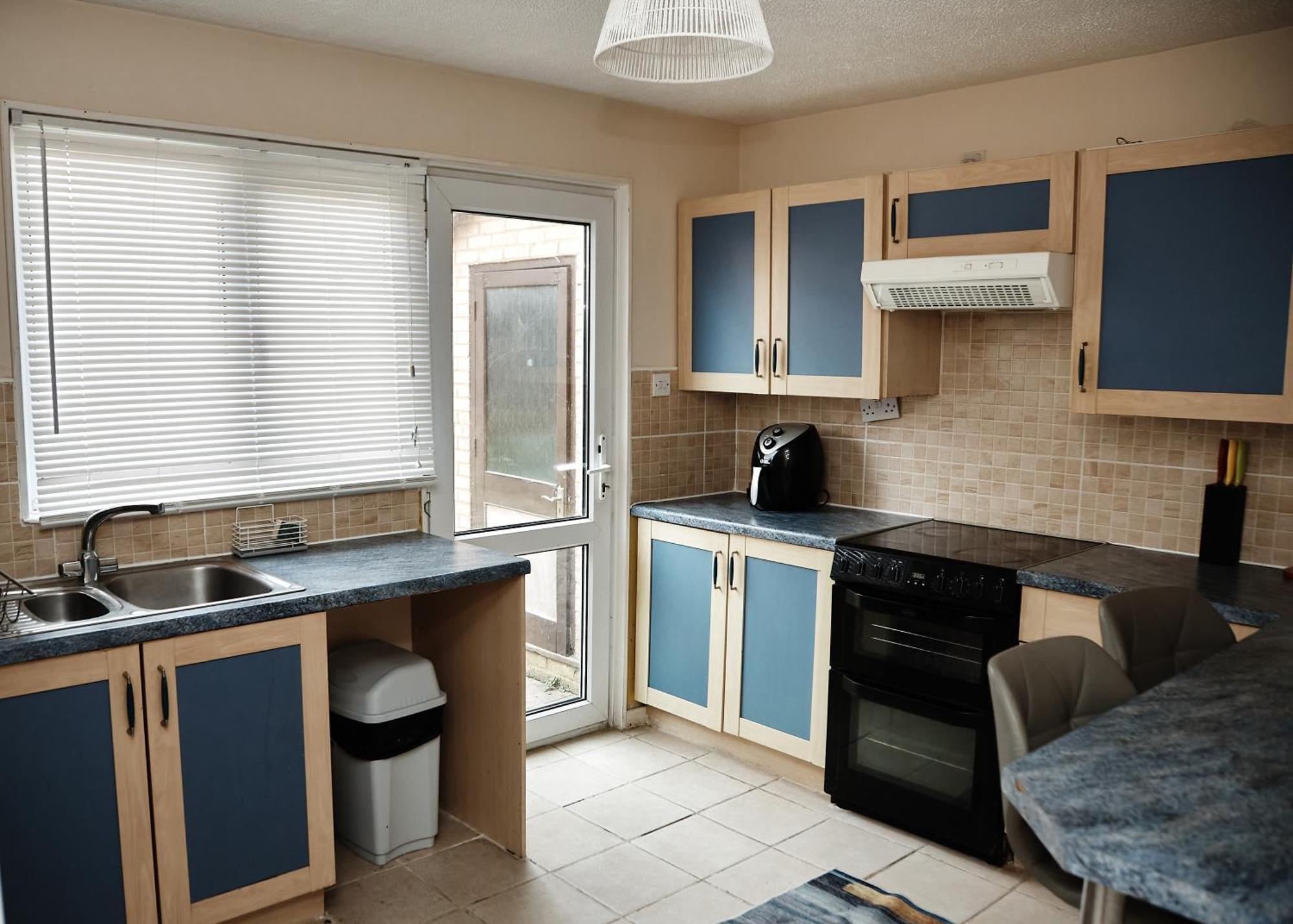 Mk Center House* 2 Bed Apartment Milton Keynes